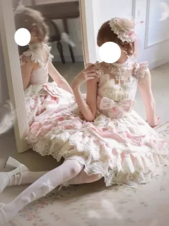 Robe Sweet Lolita sans manches à bordure en dentelle et jupe-salopette bouffante disponible en 3 couleurs