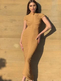 Robe Tricotée Femmes Plissée En Polyester Manches Courtes