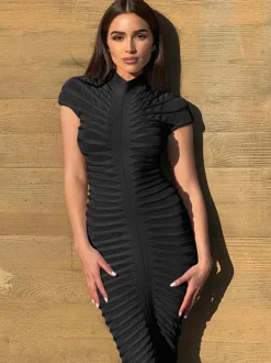 Robe Tricotée Femmes Plissée En Polyester Manches Courtes