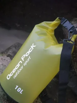 Sac étanche 10L semi-transparent en PVC à fermeture enroulable format océan