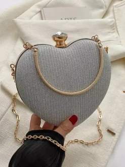 Sac à bandoulière en forme de c艙ur avec chaîne et pochette de fête brillante pour femme 2026