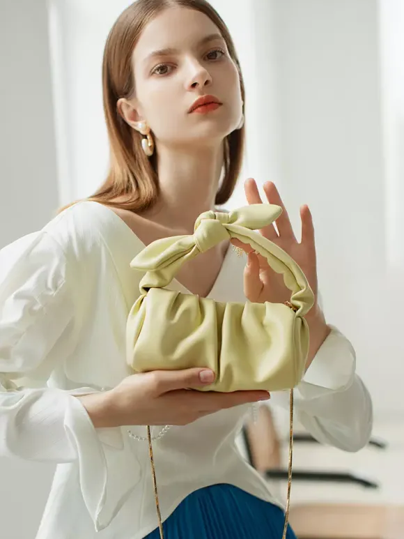Sac à bandoulière en forme de nuage avec chaîne et n艙ud en similicuir pour femme 2026