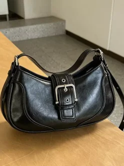 Sac bandoulière vintage en similicuir souple avec boucle en métal et forme de croissant