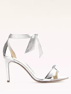 Sandales à talons hauts métallisées à bout ouvert et n艙ud pour femmes idéales pour les bals de fin d'année.