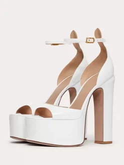 Sandales à talons hauts nude à plateforme et bout ouvert avec bride à la cheville pour soirées et bals de fin d'année