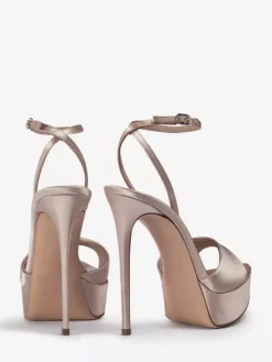 Sandales noires à talons hauts en satin bout ouvert et bride cheville chaussures de soirée