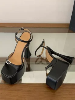 Sandales noires sexy à plateforme bout ouvert et détails à boucle talons hauts