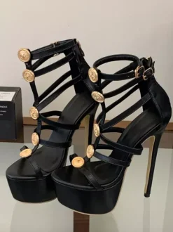 Sandales noires sexy à plateforme bout ouvert détails métalliques talons hauts et brides
