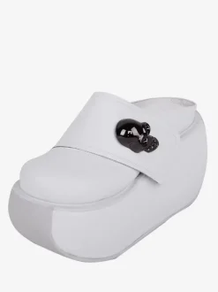 Sandales gothiques Lolita avec détails en métal bout rond squelette en cuir PU chaussures d'été blanches Lolita