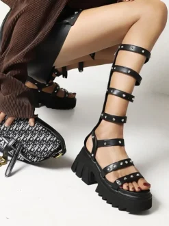 Sandales à plateforme pour femmes Rivets noirs Sandales spartiates en cuir PU