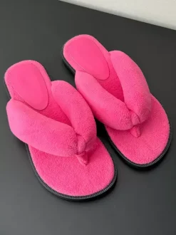 Sandales plates à enfiler pour femmes