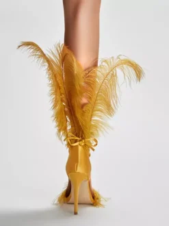 Sandales à talons hauts avec détail de plumes dorées et strass chaussures de bal de fin d'année