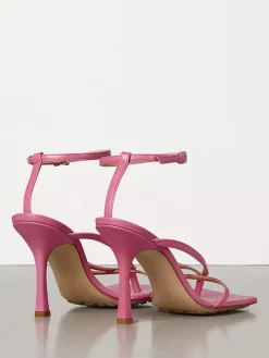Sandales tongs bleues pour femmes sandales à talons hauts et brides.