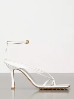 Sandales tongs bleues pour femmes sandales à talons hauts et brides.
