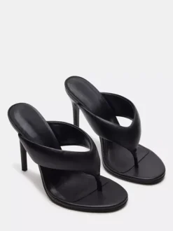 Sandales tongs noires à talons hauts et dos nu