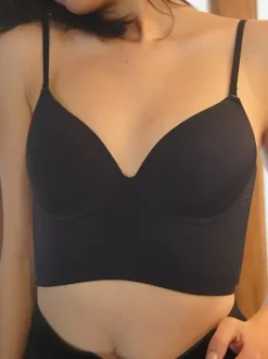 Soutien-gorge court à bretelles croisées dans le dos et armatures