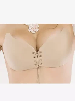 Soutien-gorge invisible en acrylique couleur chair push-up à cordon invisible et ailes de papillon.