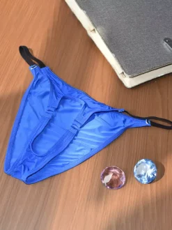String pour homme en soie glacée ouvert sur le devant avec ceinture élastique noire