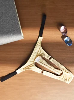 String pour homme en soie glacée ajourée avec ceinture élastique noire