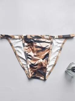 String pour homme en soie glacée à imprimé camouflage