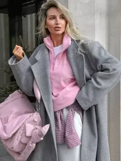Sweat-shirt doux et duveteux à demi-zip coupe ample poignets côtelés manches longues idéal pour un look décontracté au quotidien.