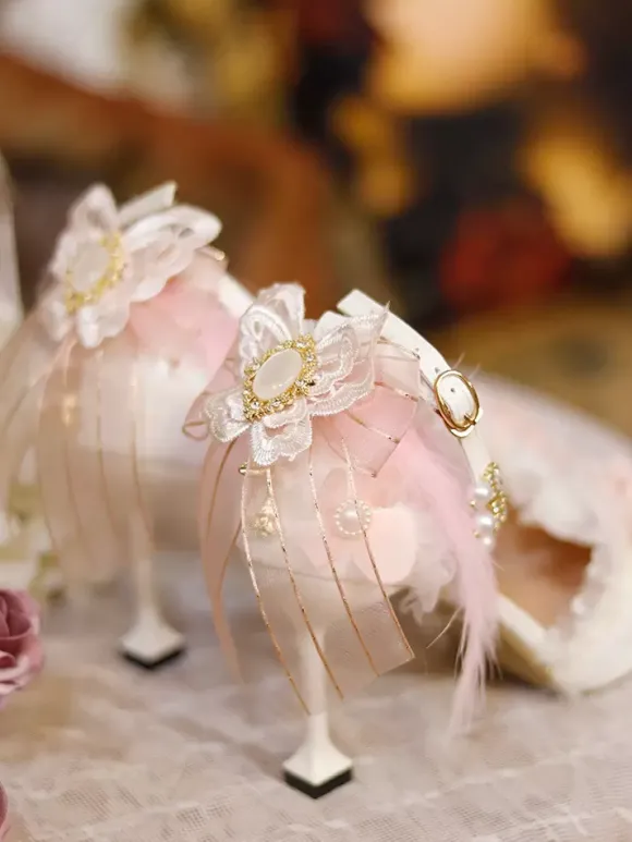 Sweet Lolita Footwear Fleurs blanches Chaînes Volants PU Cuir Talon aiguille Escarpins Lolita