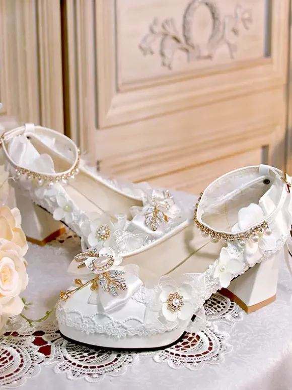 Sweet Lolita Footwear Perles blanches Chaînes N艙uds Bout pointu Escarpins Lolita en cuir PU