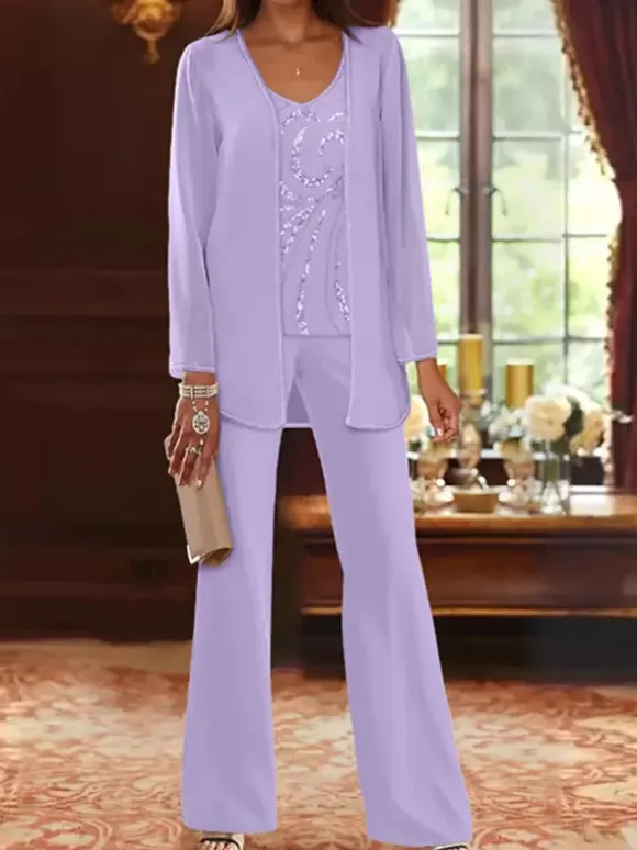 Tenue de mère de mariée 3 piècse conçue avec décolleté et manches longues à paillettes pour les invités de mariage