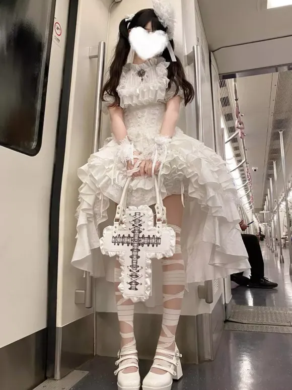 Tenues gothiques Lolita en dentelle noire à volants et à volants en jacquard col orné chemisier à manches courtes et jupe pour soirée thé