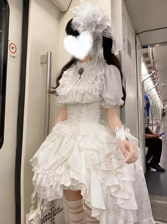 Tenues gothiques Lolita en dentelle noire à volants et à volants en jacquard col orné chemisier à manches courtes et jupe pour soirée thé