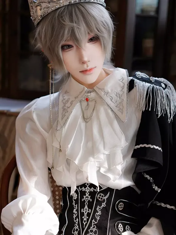Tenues Ouji Lolita Gothique : cape à manches longues haut blanc ceinture noire et pantalon
