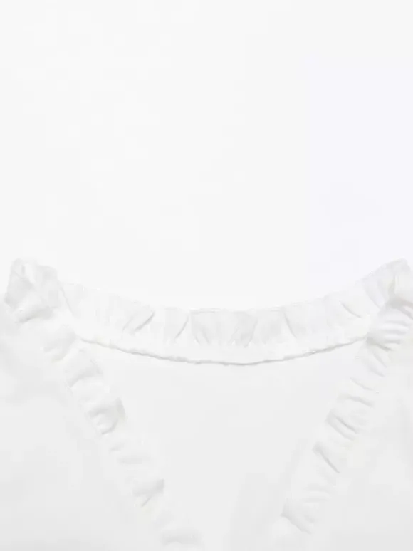 Top d'été court blanc crème à buste froncé manches bouffantes à volants et coupe cache-c艙ur