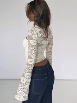 T-shirt à manches longues en dentelle noire et col montant pour femme