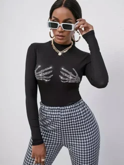 T-shirt à manches longues pour femme motif tête de mort noire et strass col rond