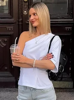 T-shirt asymétrique à une épaule et manches courtes froncées