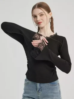 T-shirt basique noir avec décoration en dentelle col ras du cou haut de printemps pour femme 2026