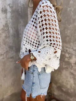 T-shirt bohème ajouré en crochet blouse blanche à col en V et lacets en dentelle