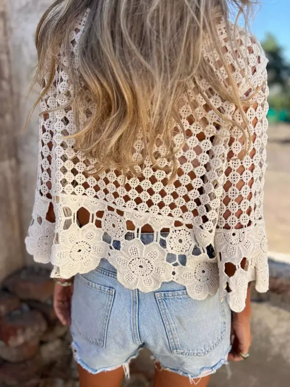 T-shirt bohème ajouré en crochet blouse blanche à col en V et lacets en dentelle