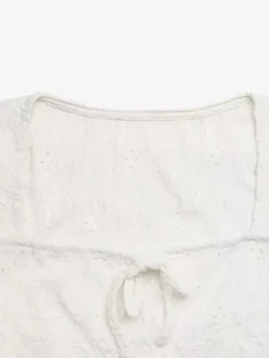 T-shirt à manches courtes écru à n艙uds blancs et col carré pour femme