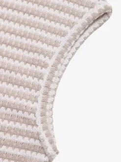 T-shirt à manches courtes kaki à boutons et col en V idéal pour l'été chez les femmes.