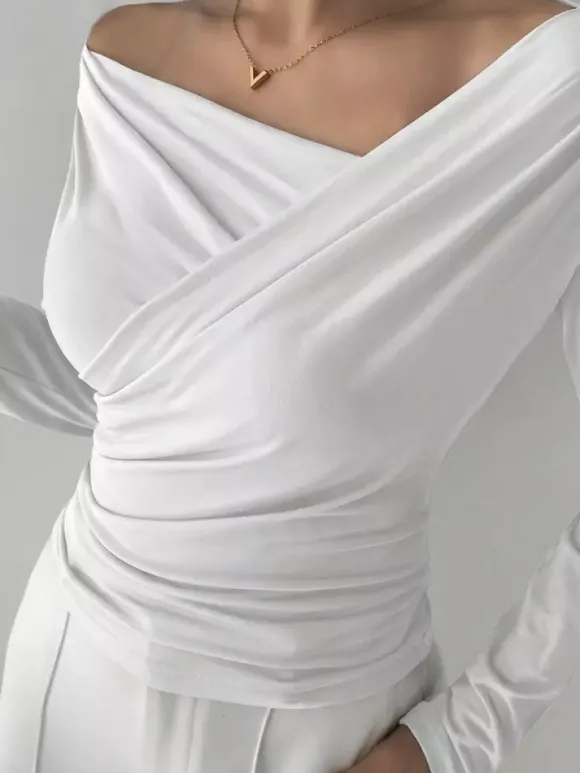 T-shirt à manches longues noir à col asymétrique en polyester pour femme