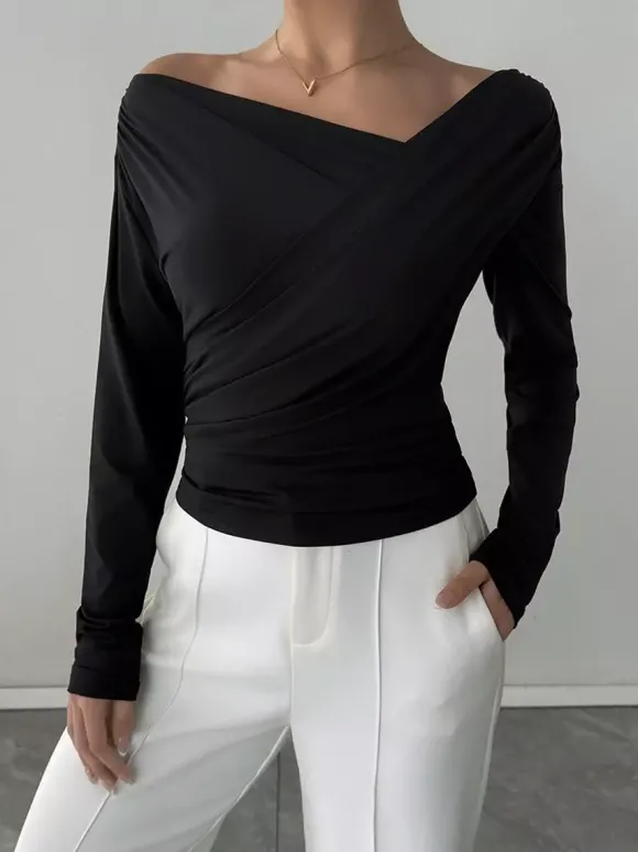 T-shirt à manches longues noir à col asymétrique en polyester pour femme