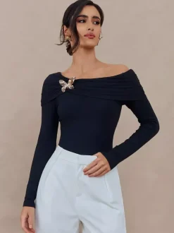 T-shirt à manches longues noir plissé à épaules dénudées pour femme