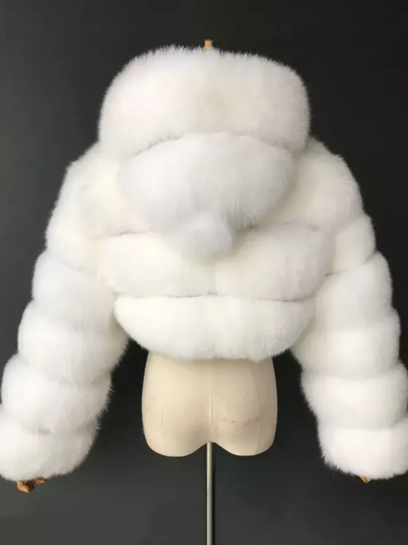 Veste blanche en fausse fourrure avec capuche manteaux courts tendance pour femmes vêtements d'hiver 2026