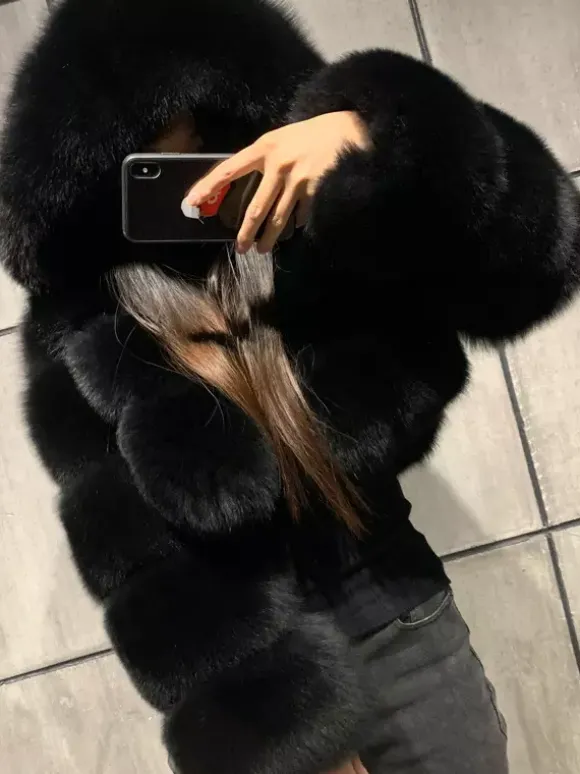 Veste blanche en fausse fourrure avec capuche manteaux courts tendance pour femmes vêtements d'hiver 2026