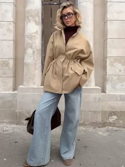 Veste coupe-vent kaki à col montant pour femme - Taille élastiquée avec cordon de serrage - Coupe ample - Style cargo utilitaire - Collection printemps 2026