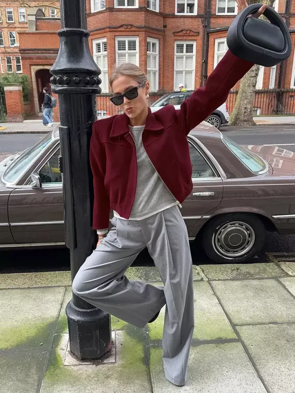 Veste courte bordeaux pour femme - Col rabattu chic fermeture éclair ourlet élastique - Collection streetwear décontractée printemps 2026