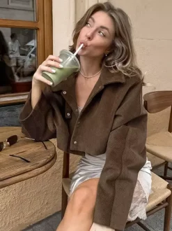 Veste courte en velours côtelé marron pour femme - Haut utilitaire oversize - Style streetwear Maillard tenues décontractées du quotidien 2026