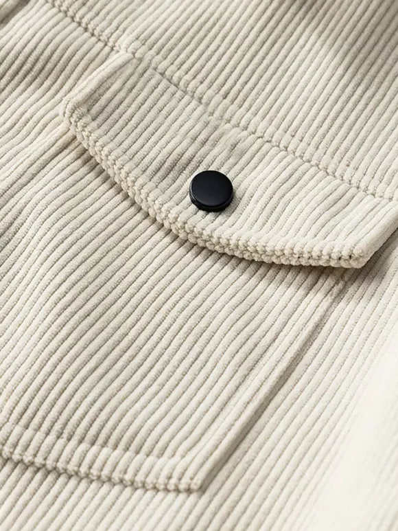 7. Veste en velours côtelé pour homme manches longues poches poitrine à rabat et poches latérales coupe-vent et durable style rétro