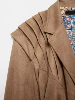 Veste portefeuille en suédine pour femme - Blazer marron tailleur coupe sablier épaules structurées - Collection printemps chic streetwear 2026